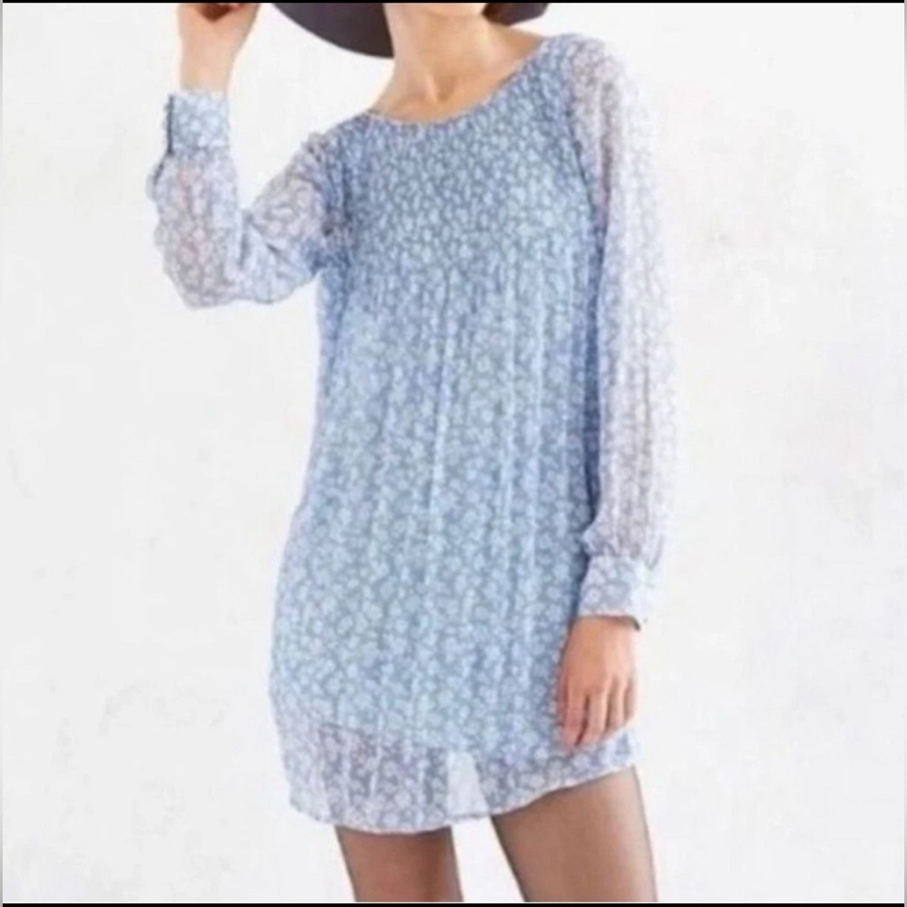 Kimchi Blue by Urban Outfitters Light Blue & White Floral Dress size Small
